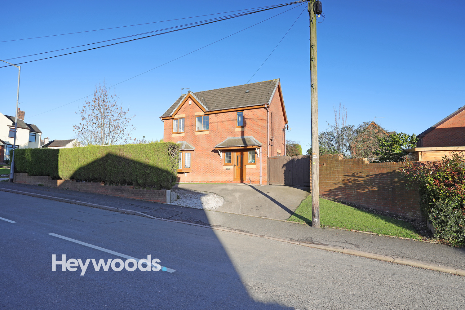 3 bedroom Detached house Under Offer