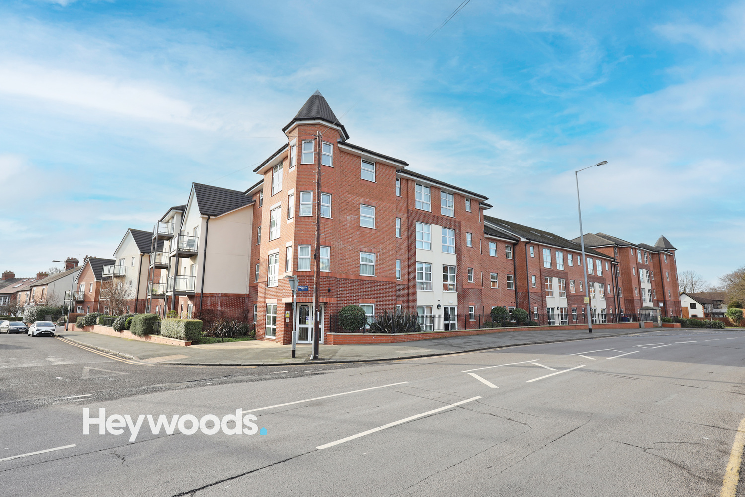 2 bedroom Apartment For Sale