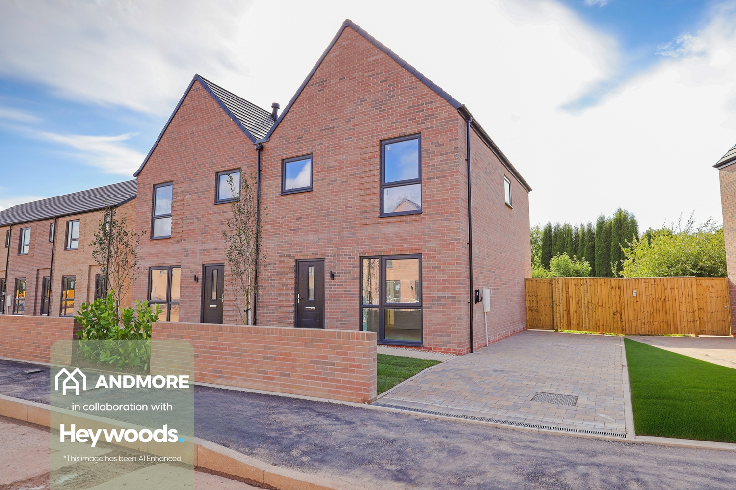 3 bedroom Semi-detached house Under Offer