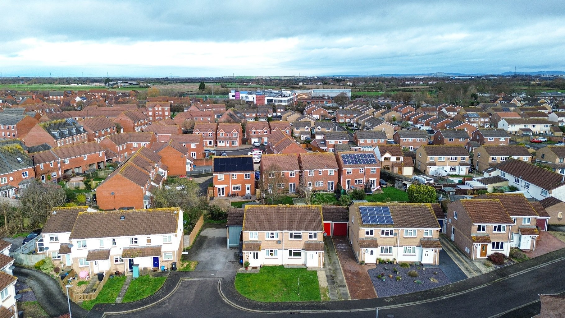 3 bedroom Semi-detached house Let