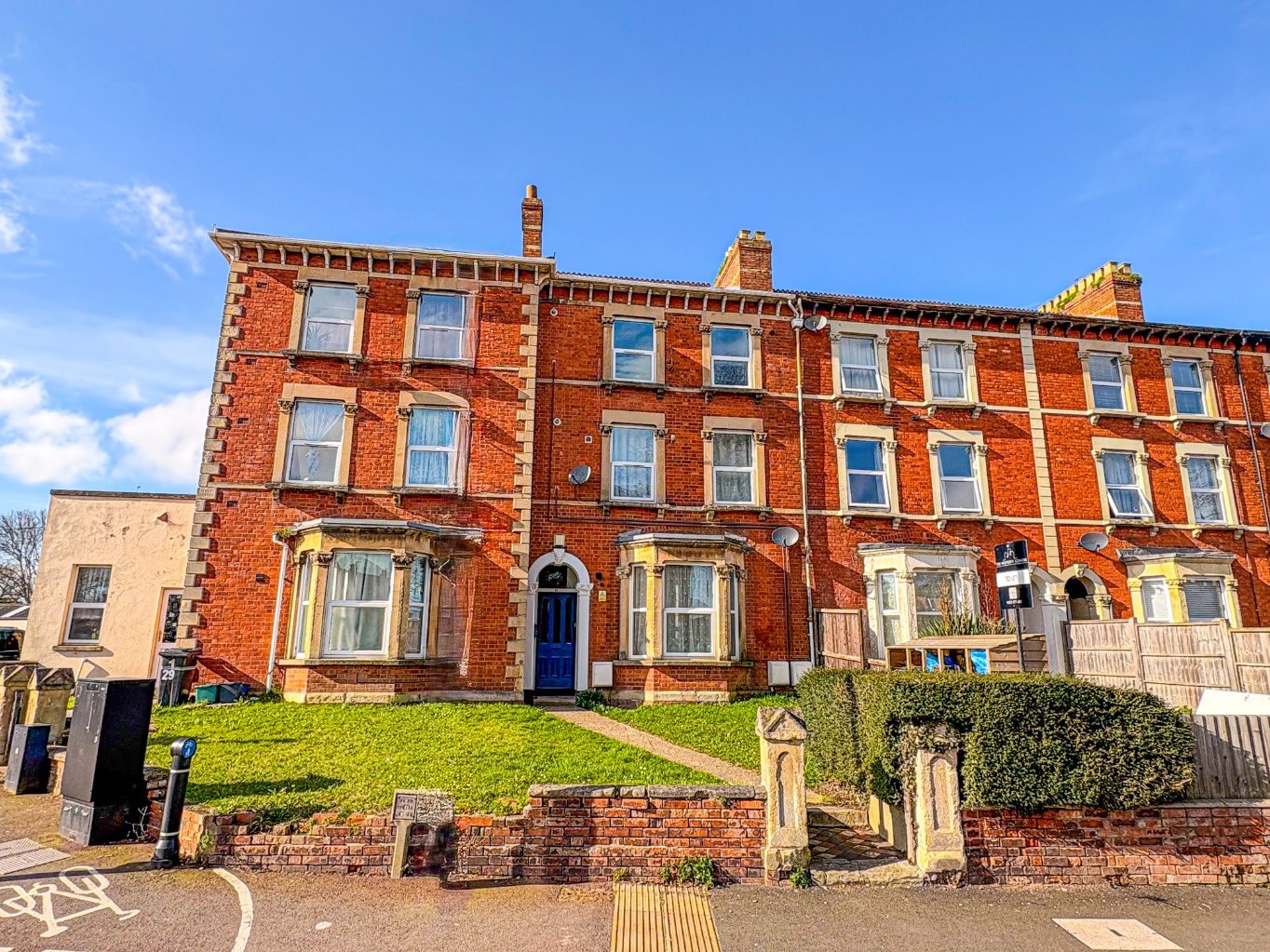 1 bedroom Apartment Let
