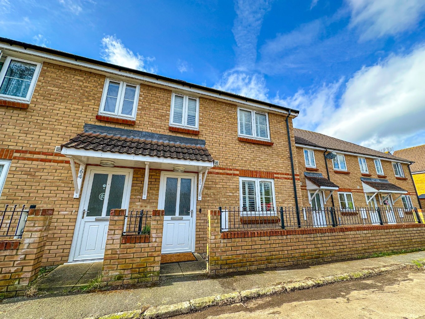 3 bedroom House (unspecified) Under Offer