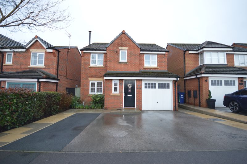 4 bedroom Link detached house For Sale