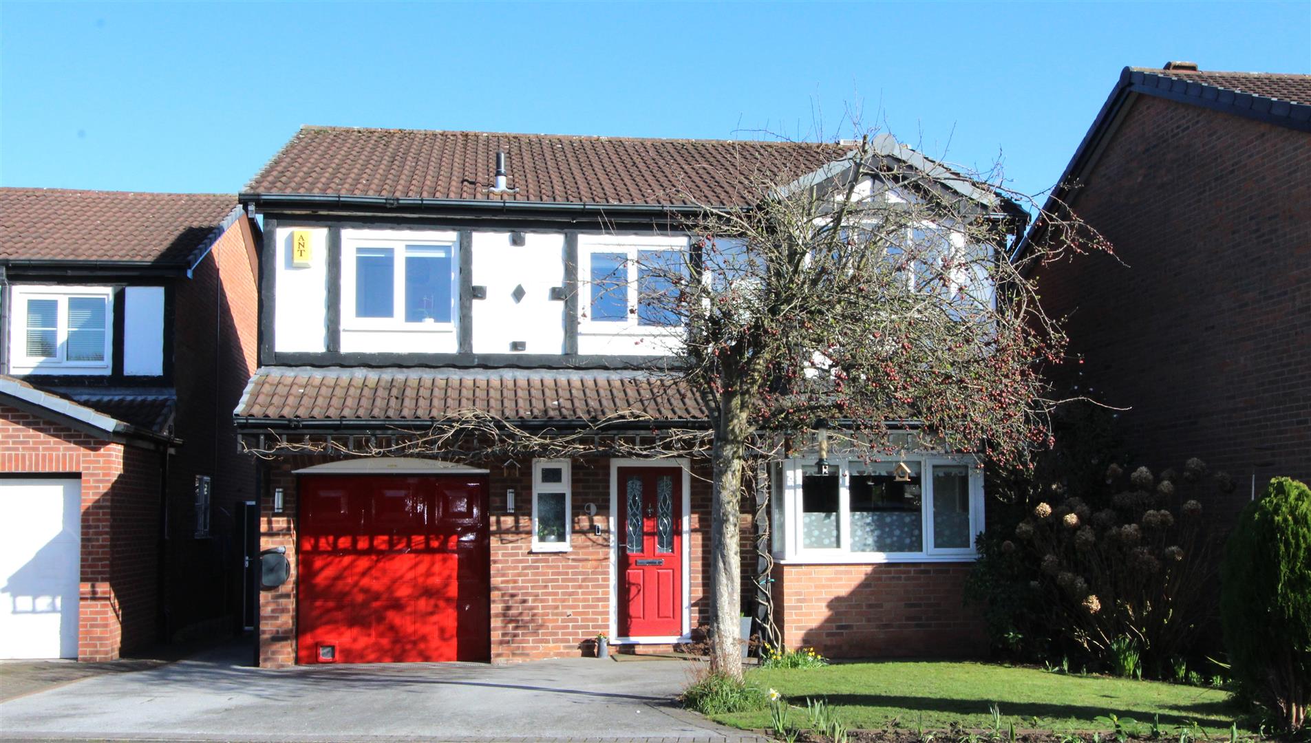 4 bedroom Detached house Under Offer