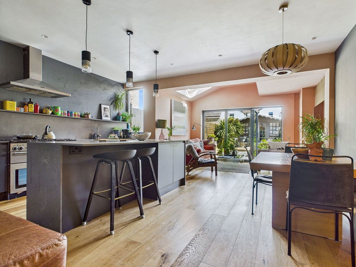 4 bedroom End of terrace house For Sale