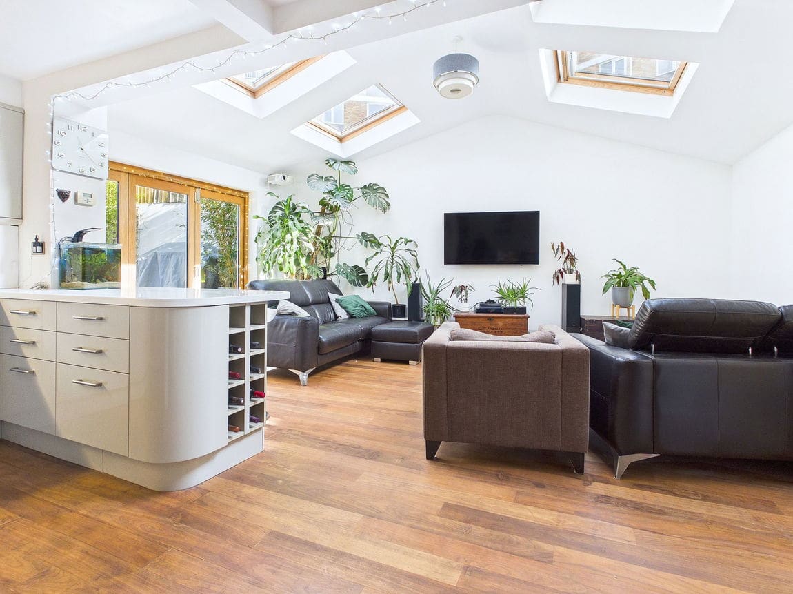 4 bedroom End of terrace house For Sale