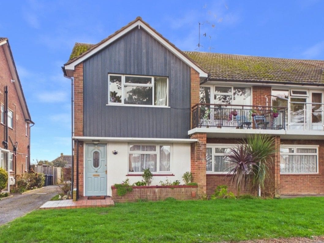 2 bedroom Flat Under Offer