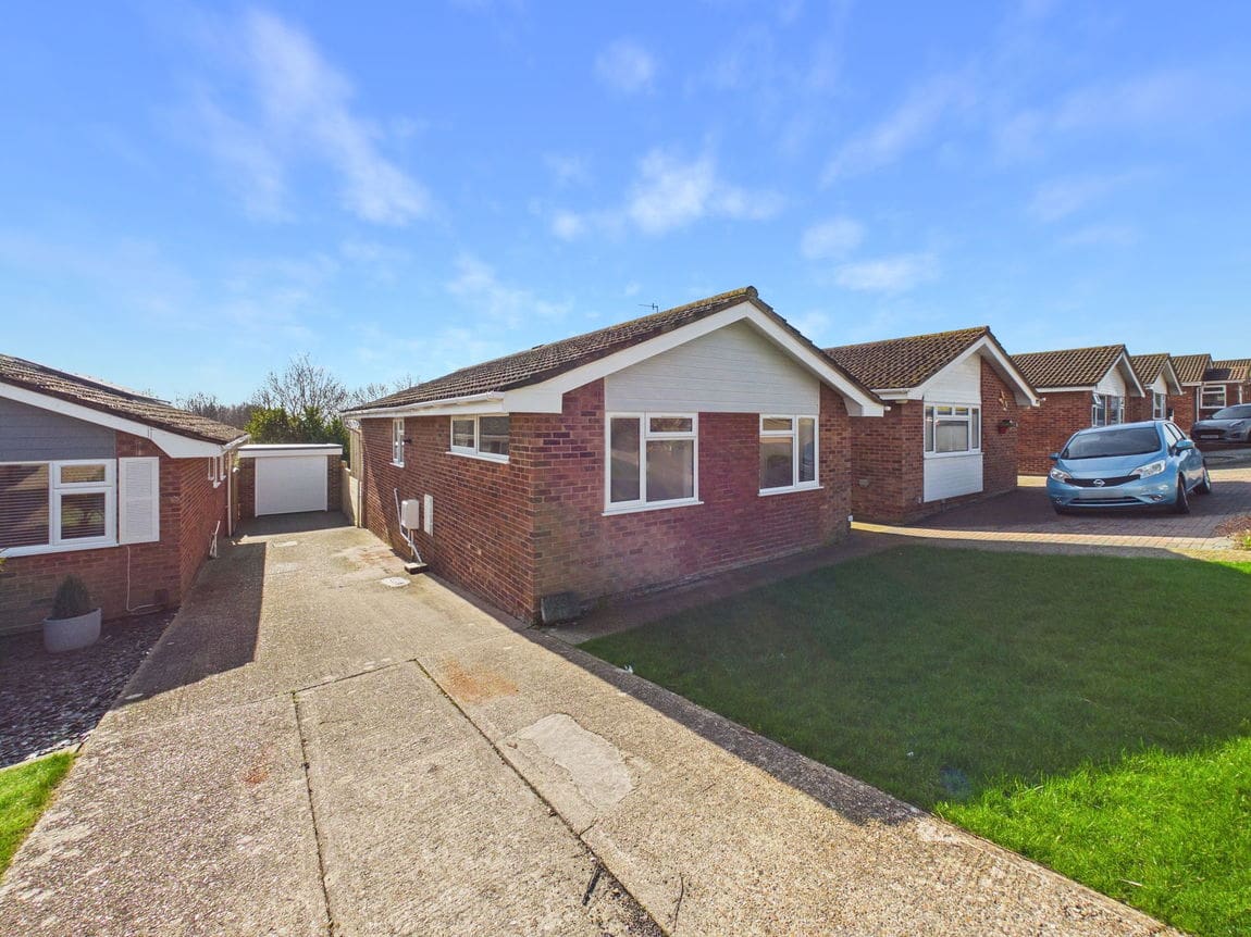 2 bedroom Bungalow For Sale