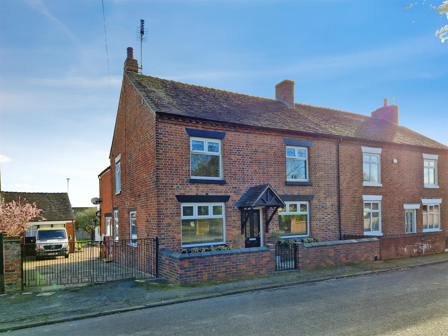 4 bedroom Flat Under Offer