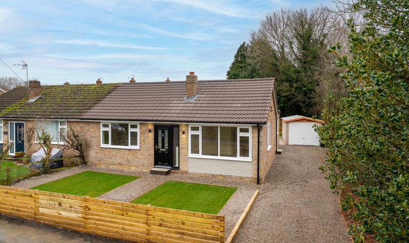 3 bedroom Detached bungalow For Sale
