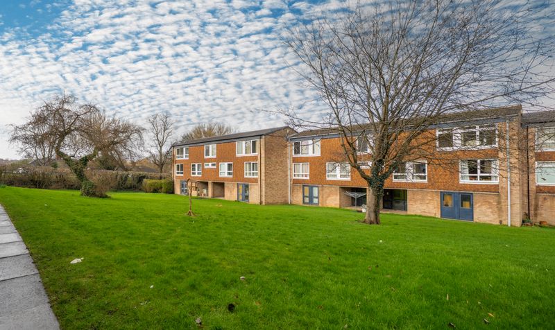 2 bedroom Flat Under Offer