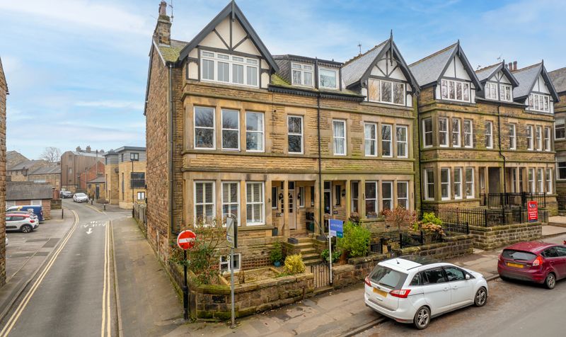 2 bedroom Apartment Under Offer