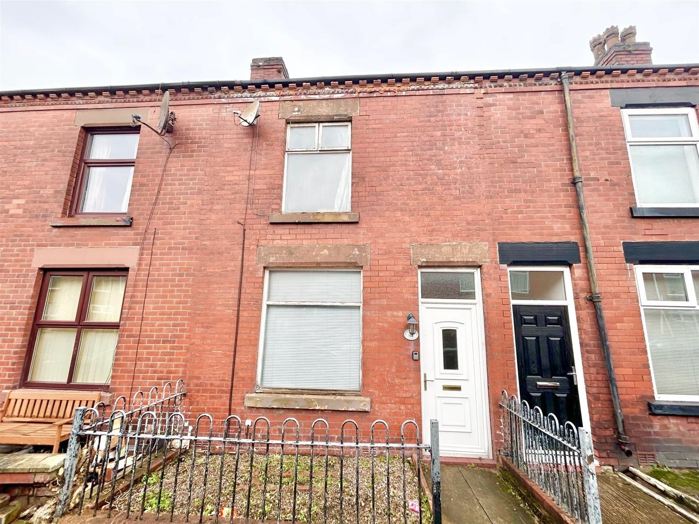 2 bedroom Terraced House Under Offer