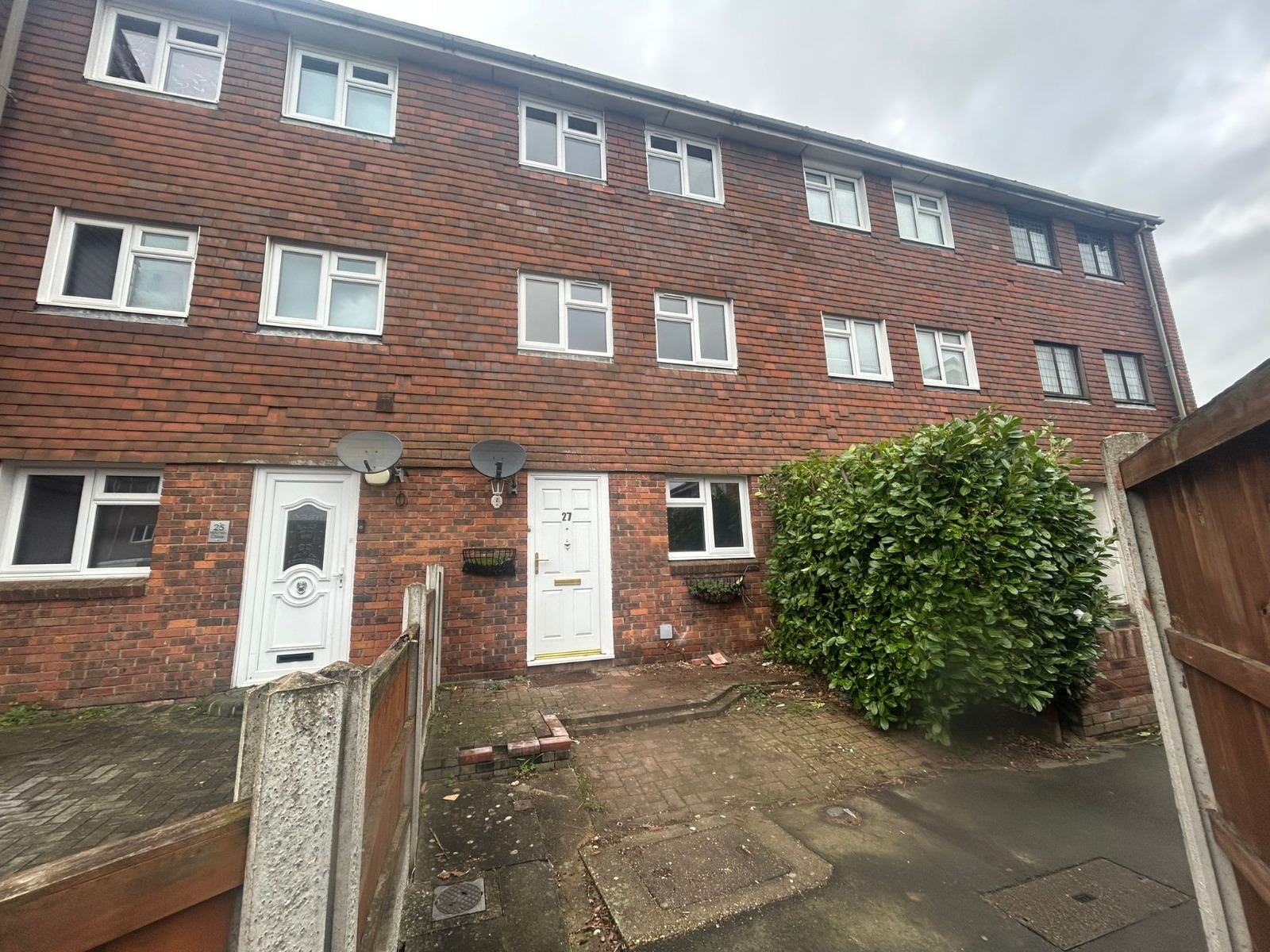 4 bedroom Town house To Let