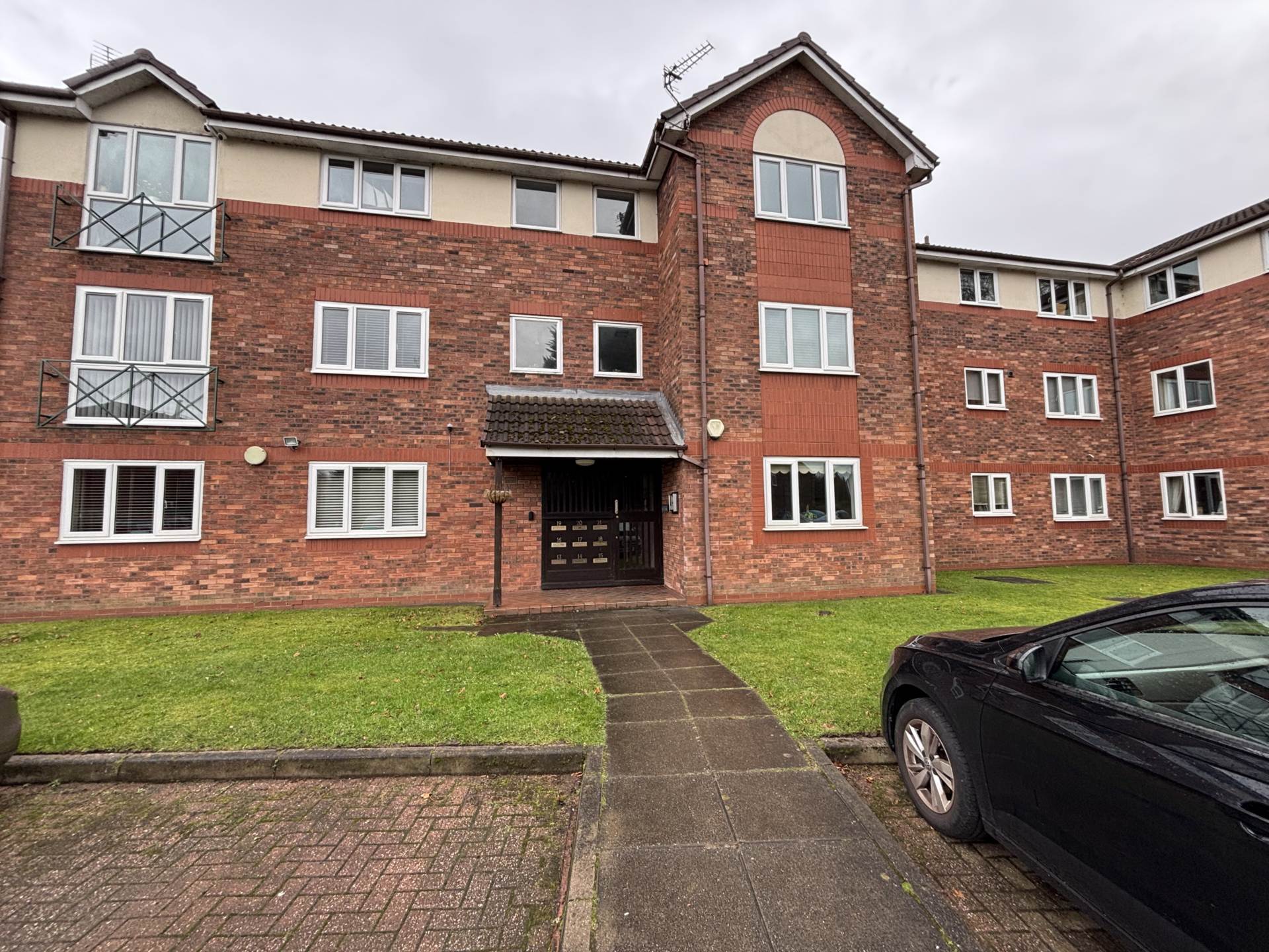 1 bedroom Flat To Let