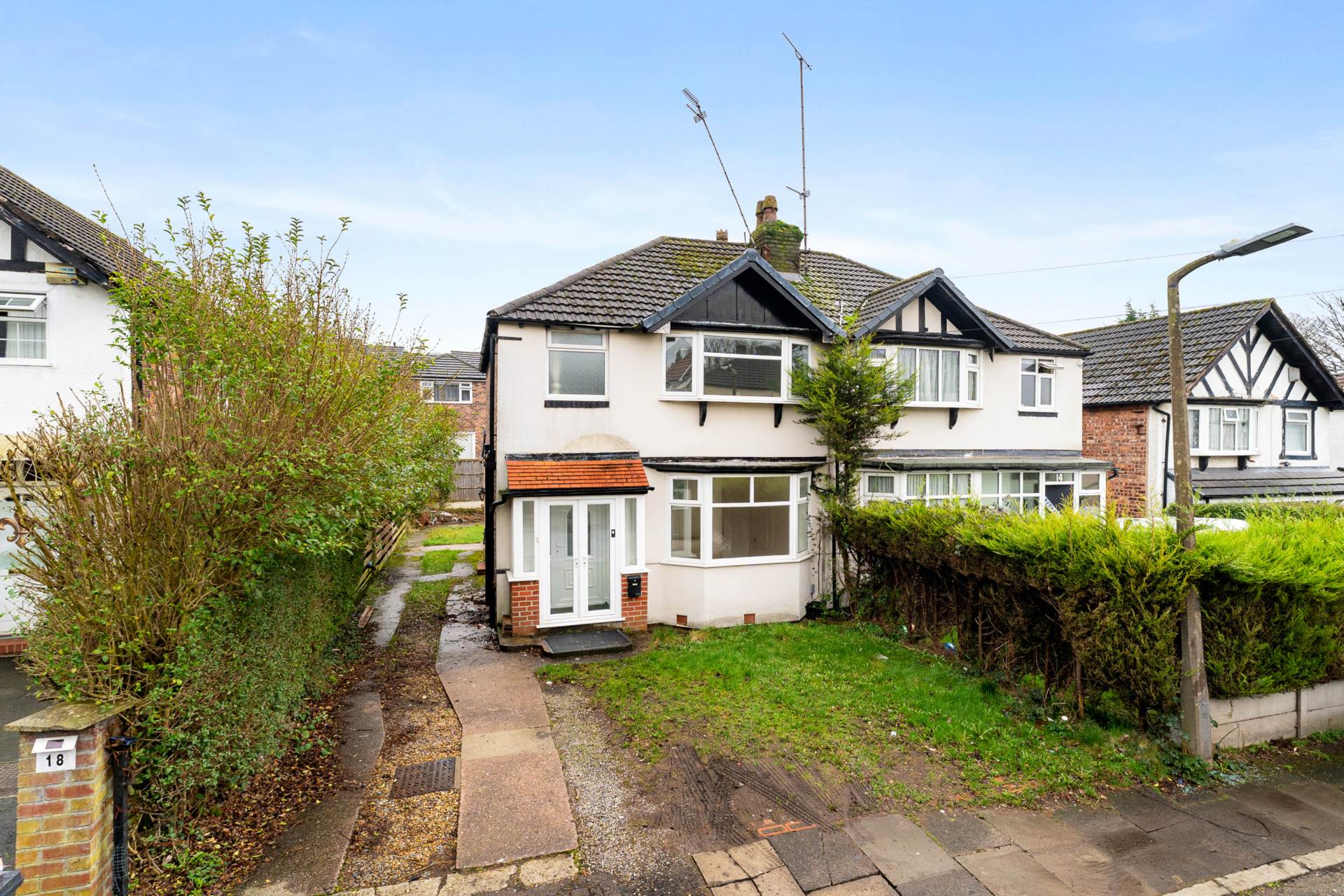 3 bedroom Semi-detached house For Sale