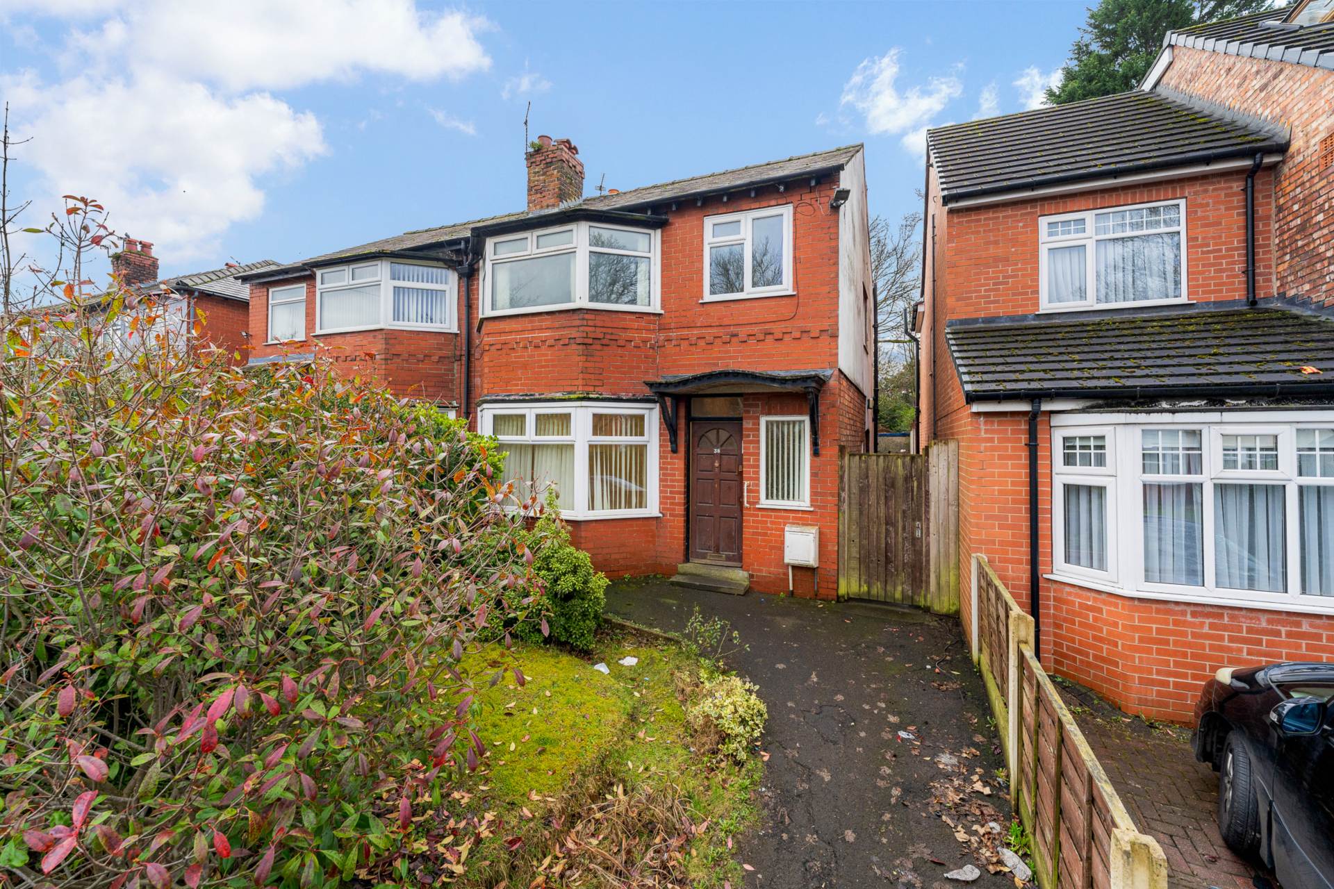 3 bedroom Semi-detached house For Sale