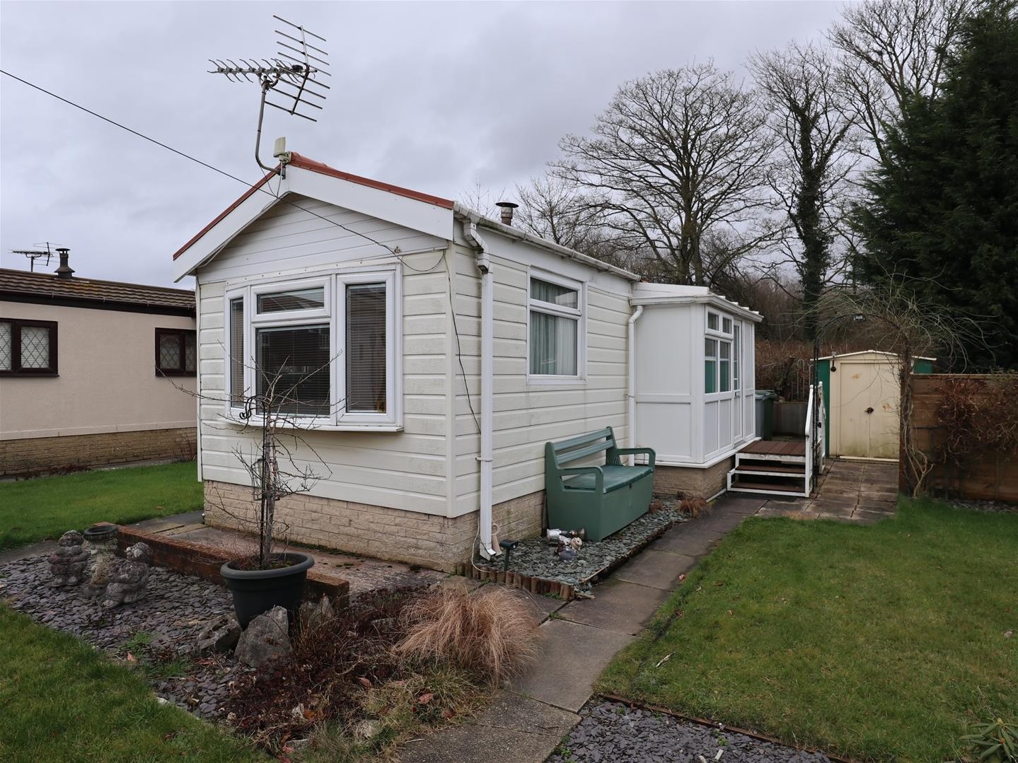 1 bedroom House (unspecified) Under Offer