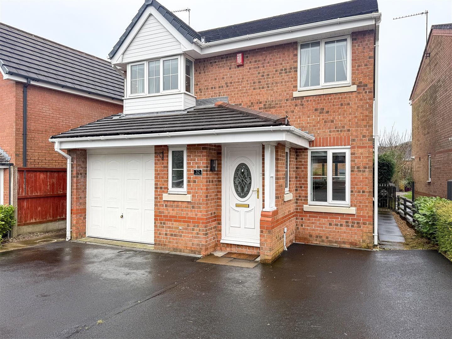 3 bedroom Link detached house For Sale