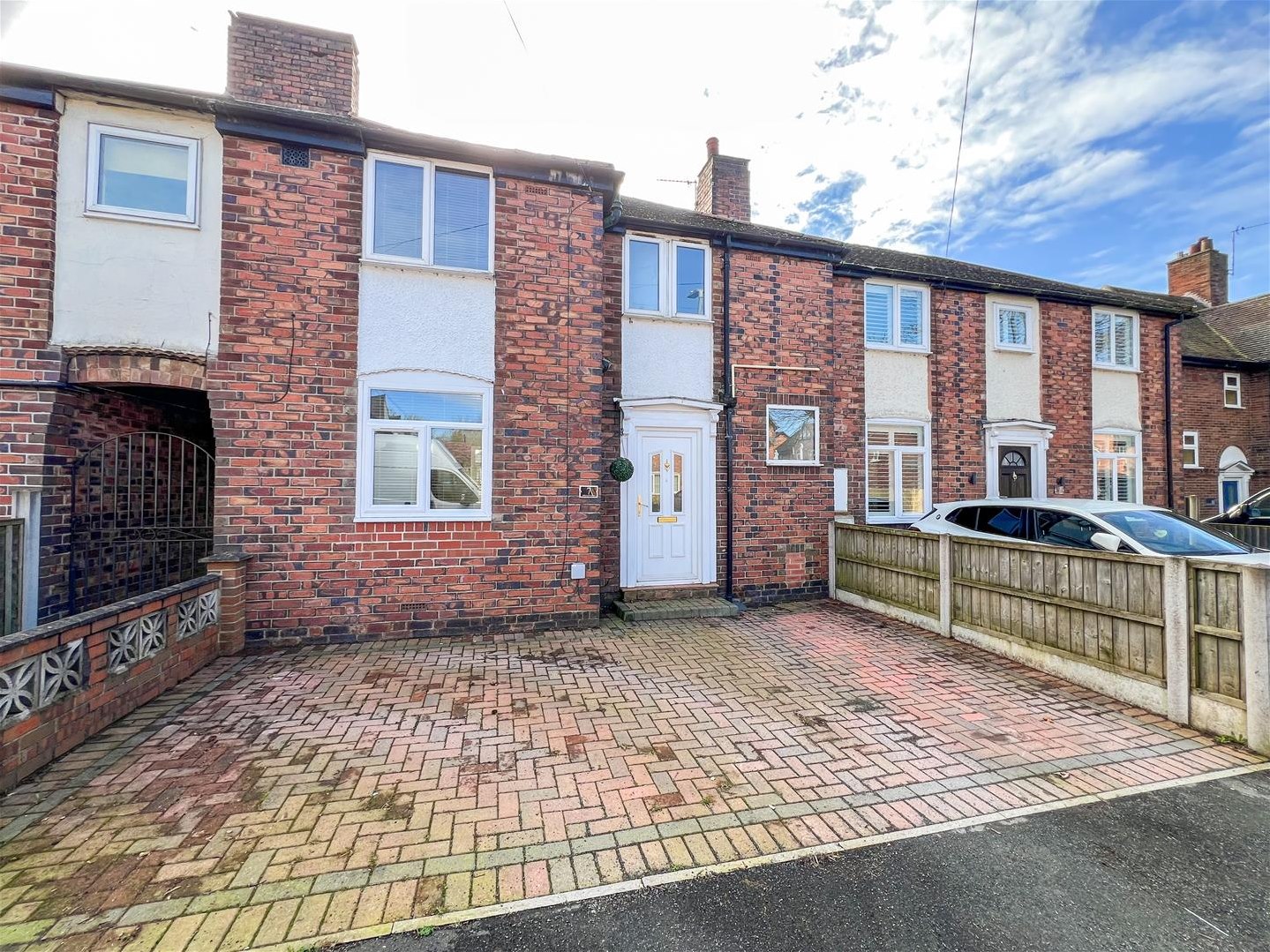 4 bedroom House (unspecified) For Sale