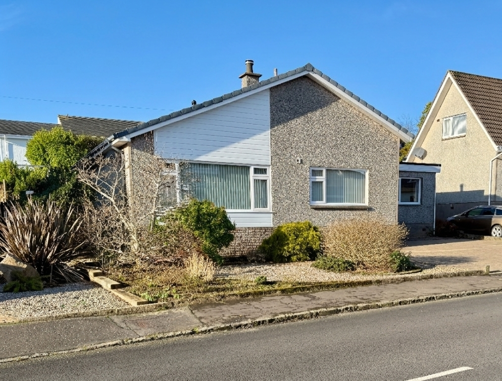 4 bedroom Detached bungalow For Sale