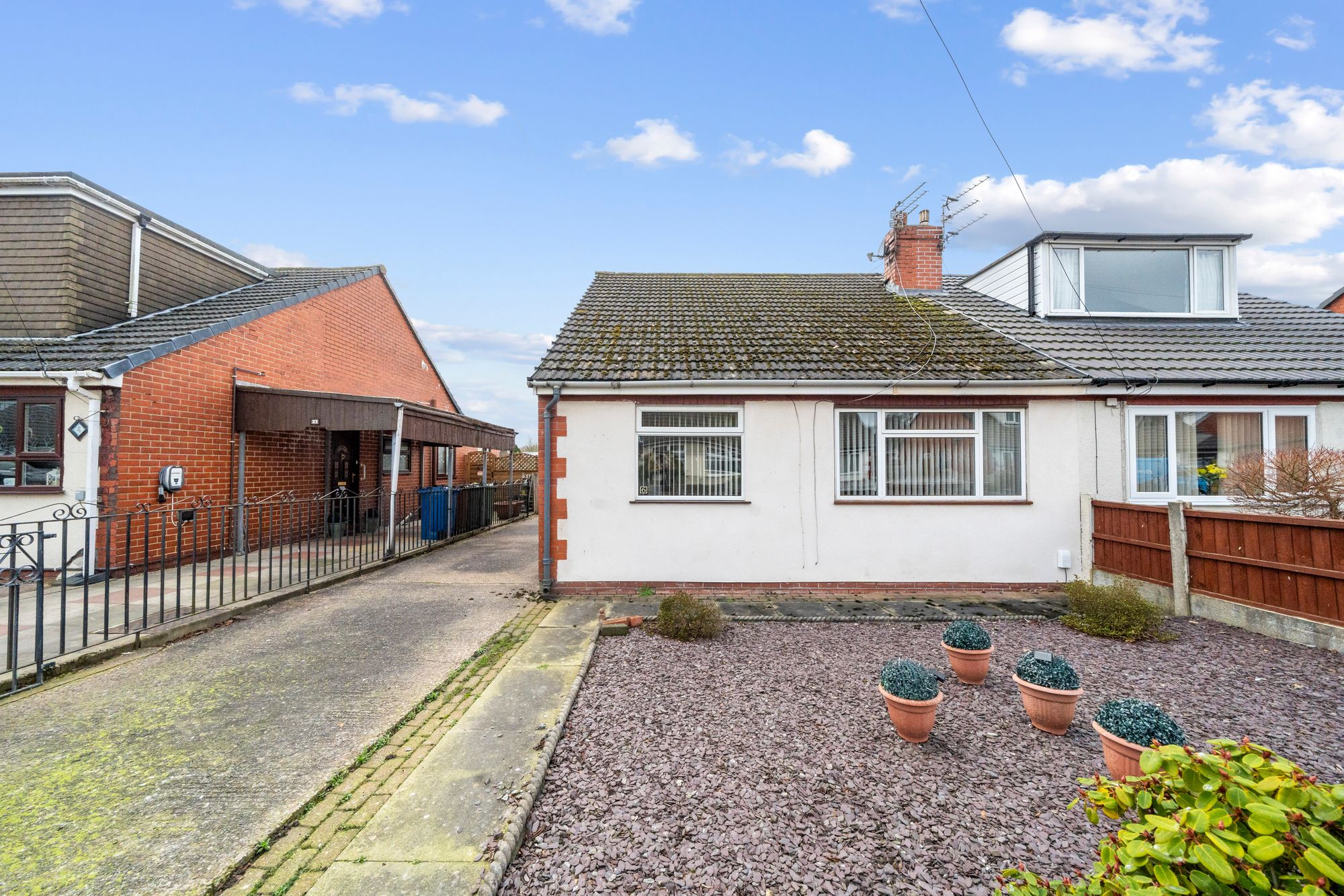 2 bedroom Detached bungalow Under Offer