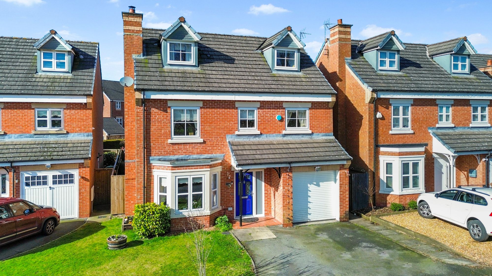 6 bedroom Detached house For Sale