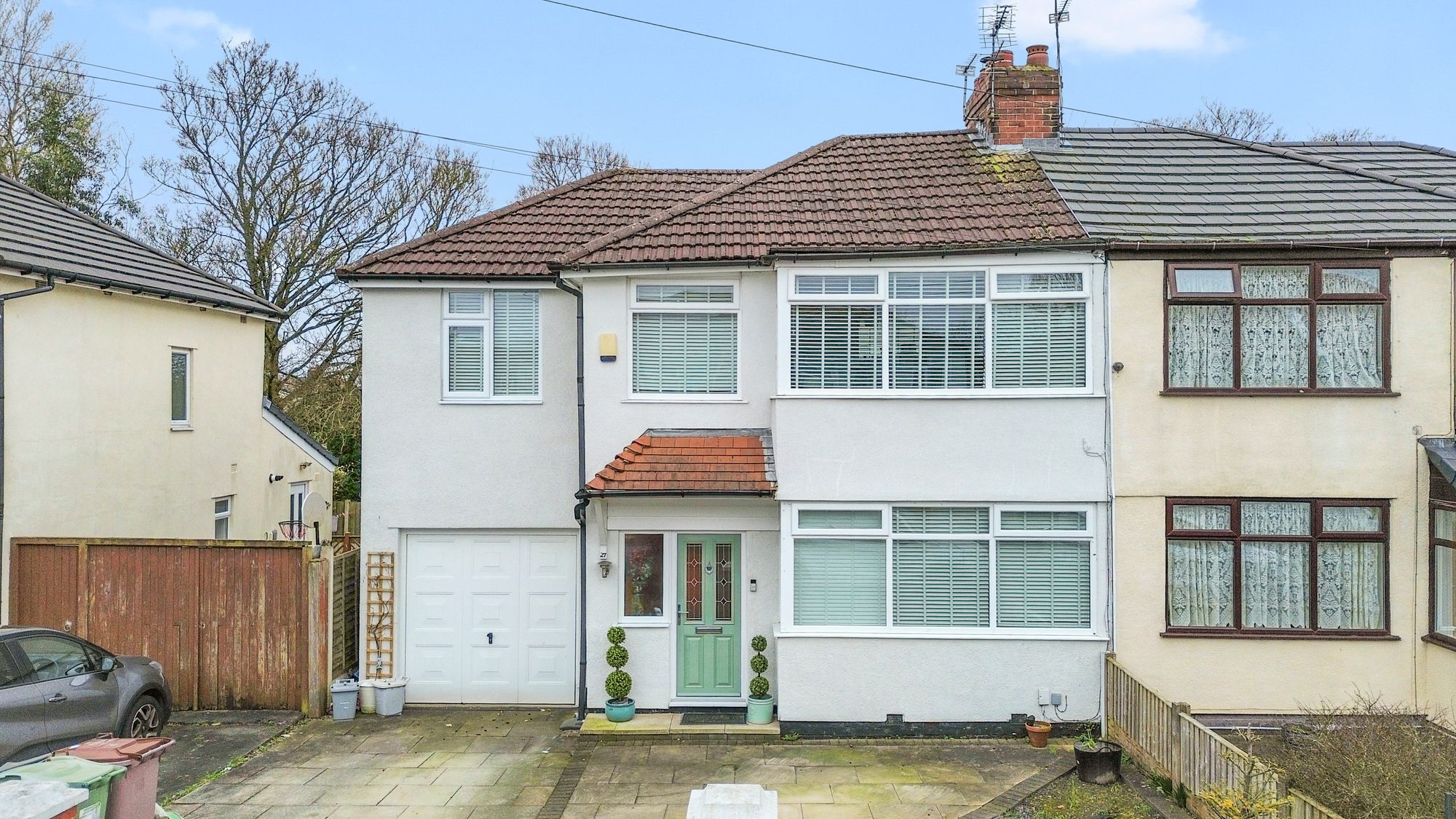 4 bedroom Semi-detached house Under Offer