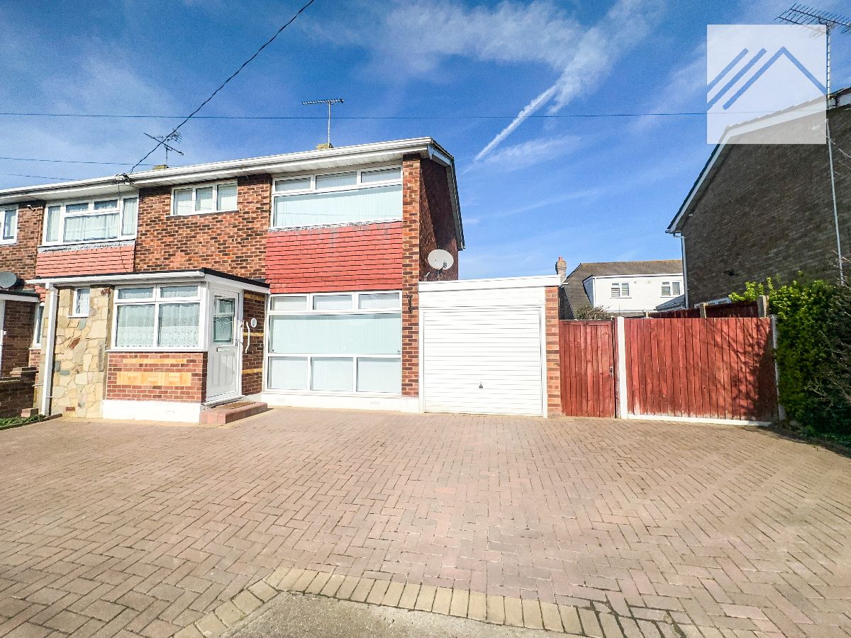3 bedroom Semi-detached house For Sale