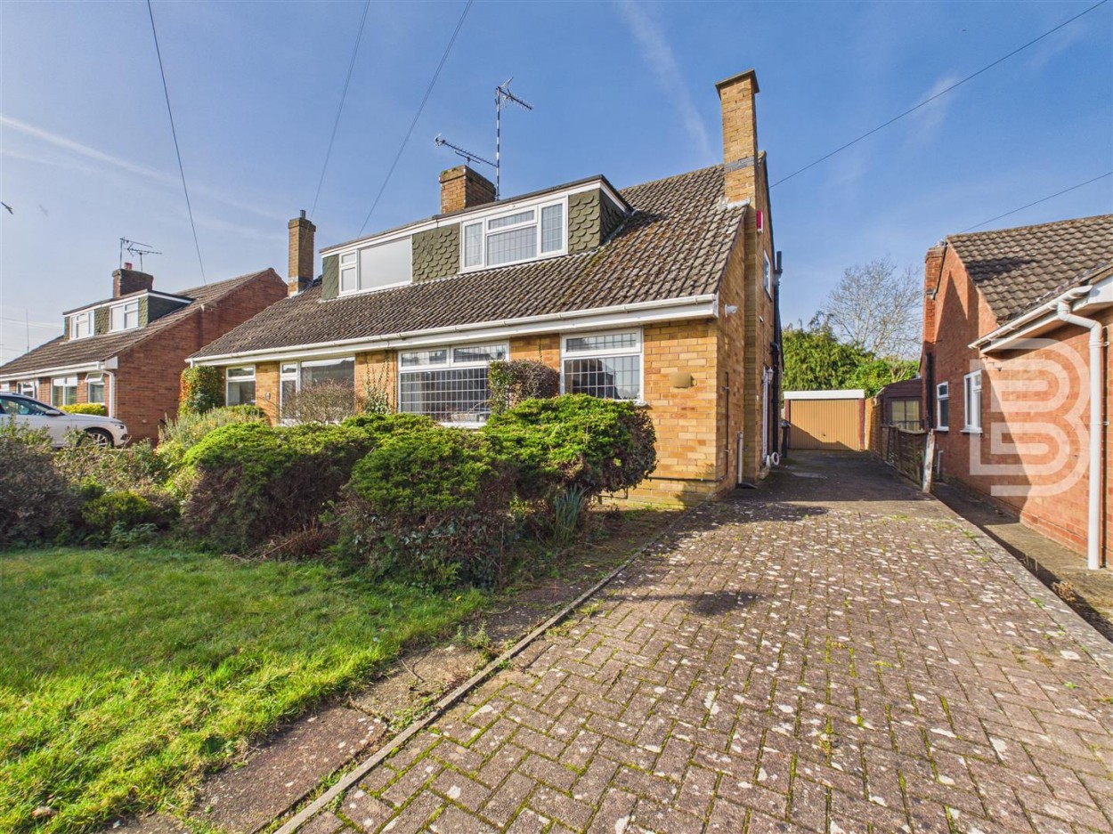 3 bedroom Detached house Under Offer