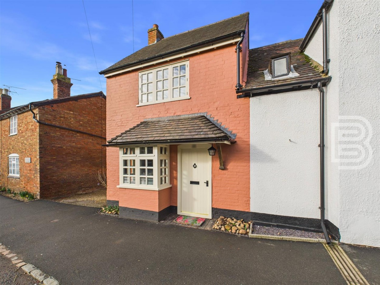 2 bedroom Cottage For Sale