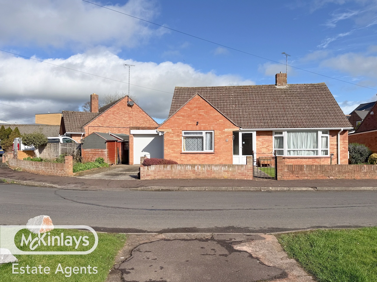 2 bedroom Detached bungalow Under Offer