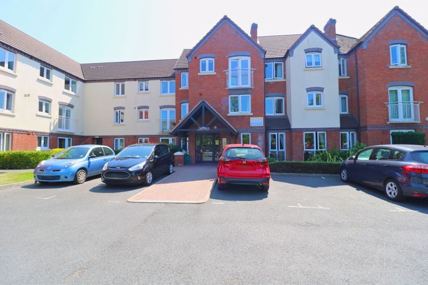 1 bedroom Apartment Under Offer