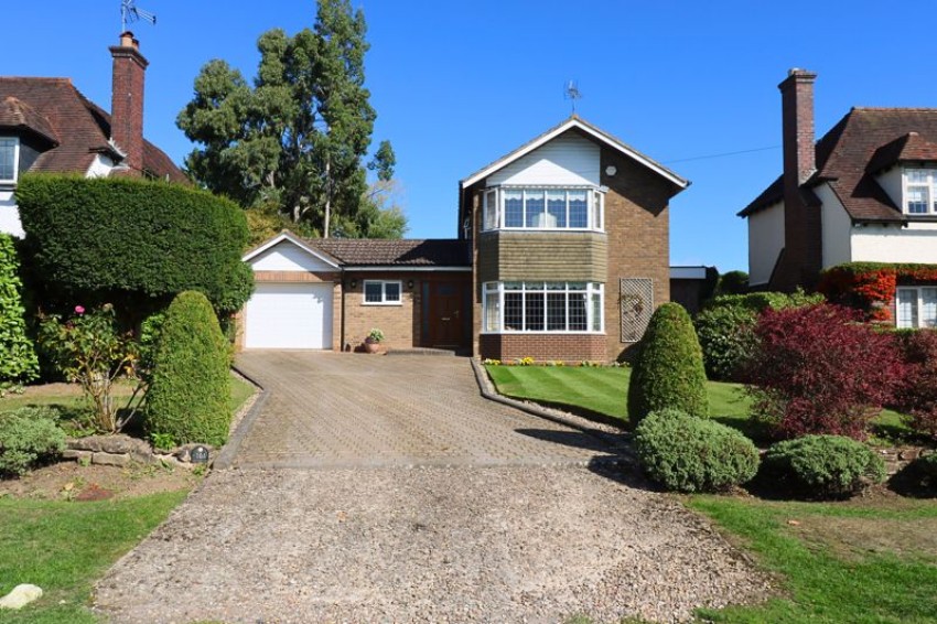3 bedroom Detached house For Sale
