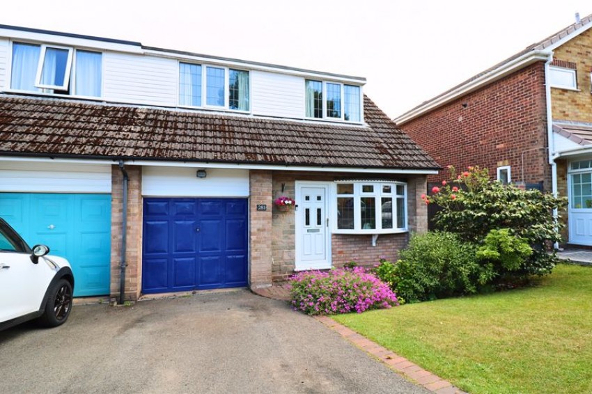3 bedroom Semi-detached house For Sale
