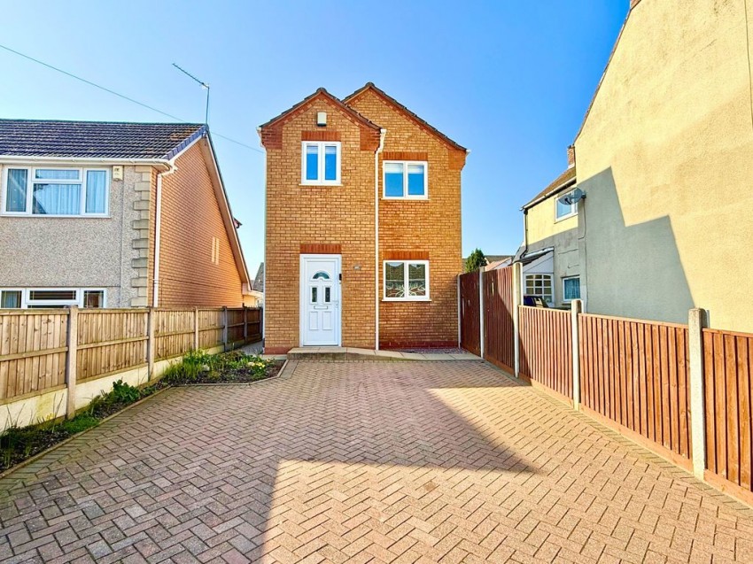 3 bedroom Detached house Under Offer