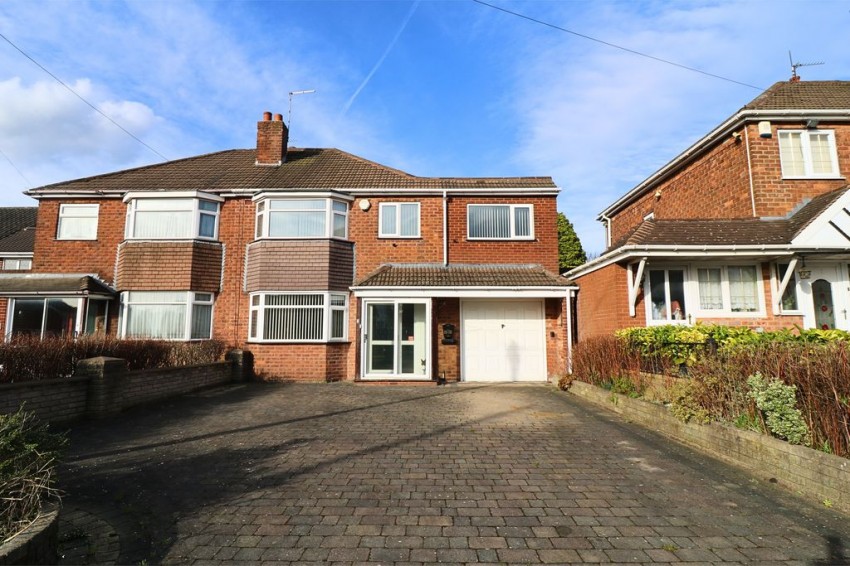 3 bedroom Semi-detached house For Sale