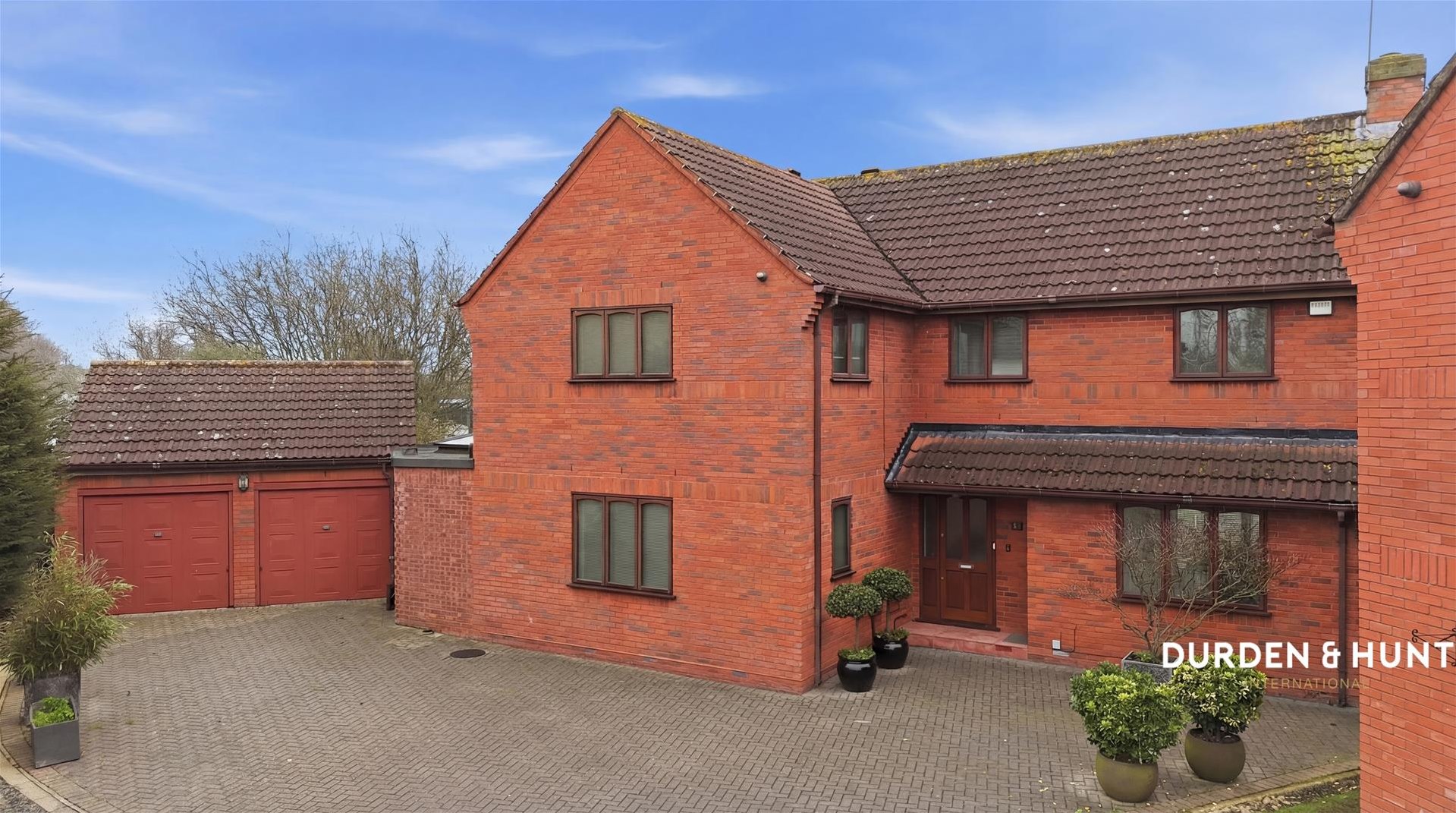 6 bedroom Detached house For Sale