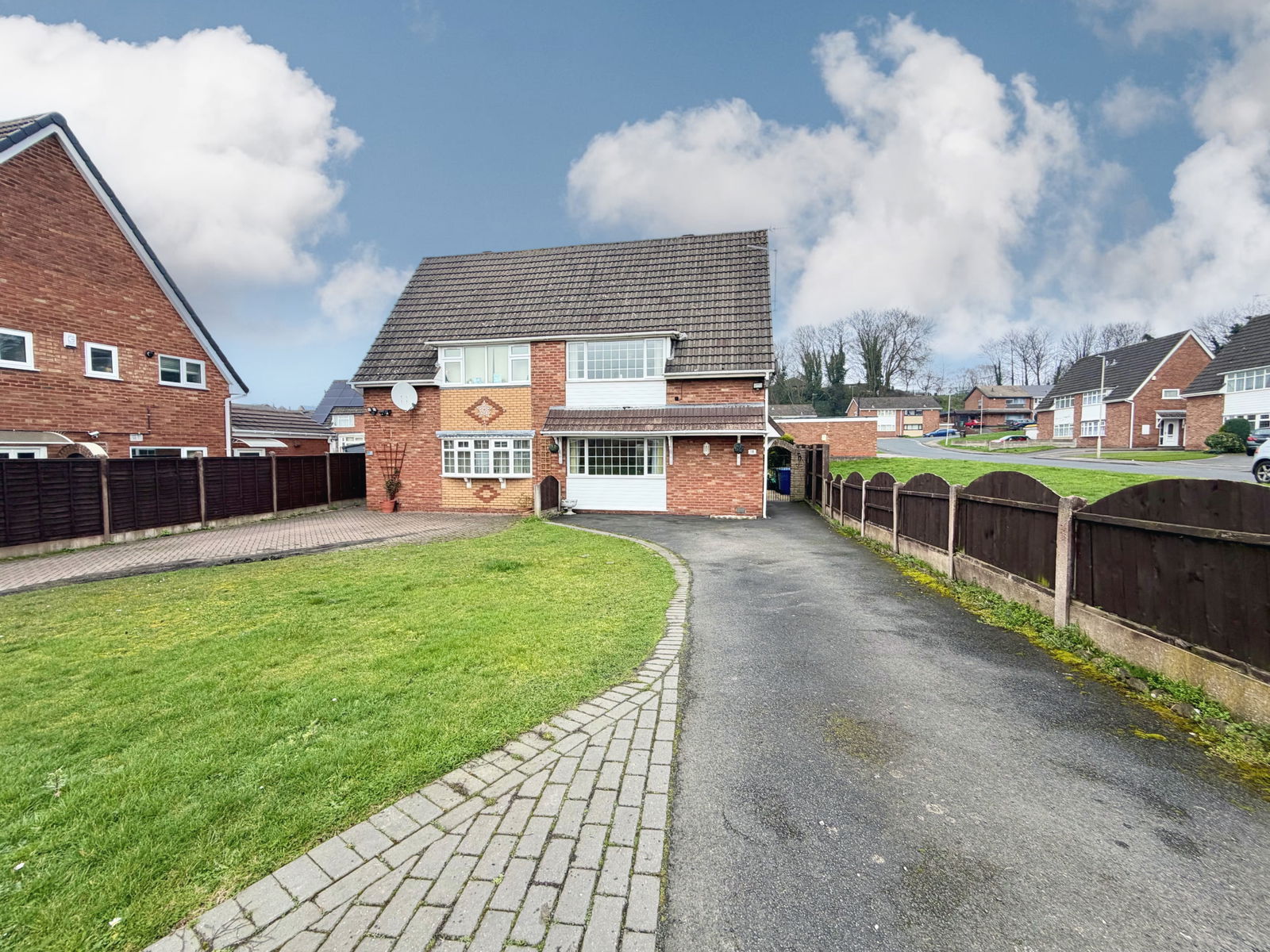 2 bedroom Semi-detached house For Sale