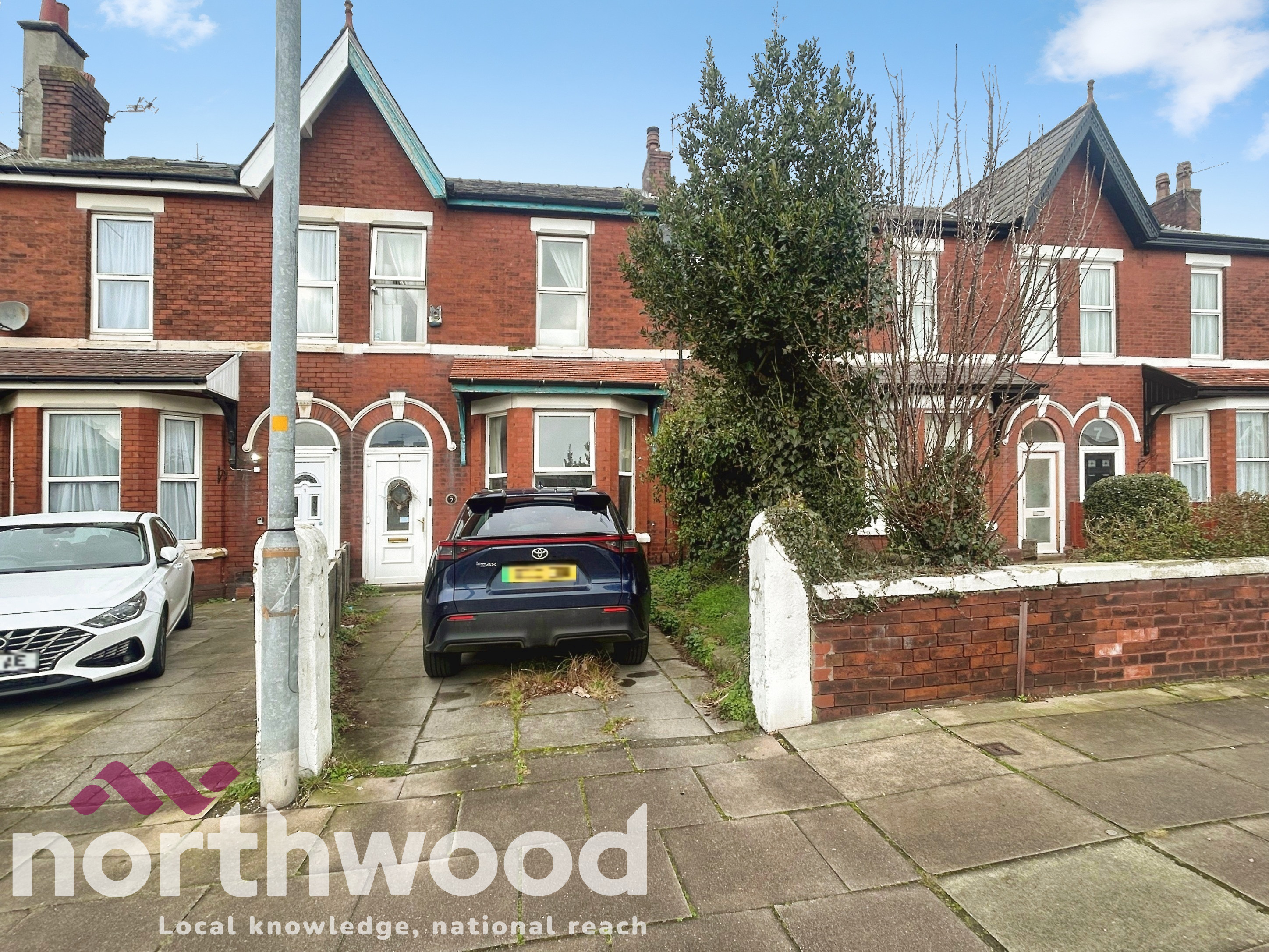 3 bedroom Semi-detached house For Sale