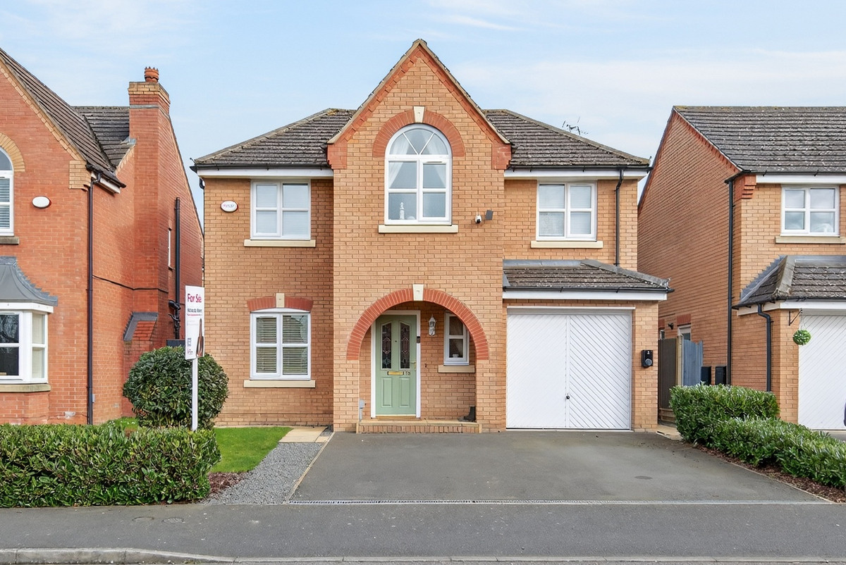 4 bedroom Detached house For Sale