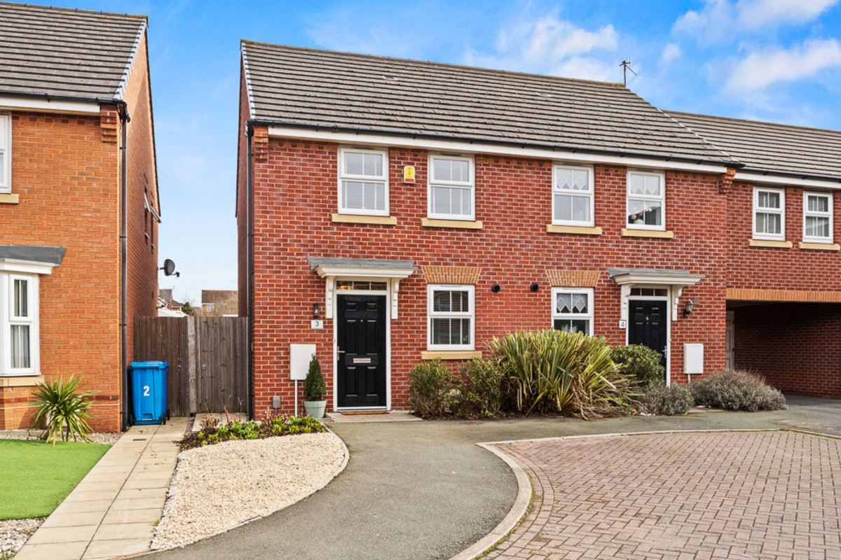 2 bedroom House (unspecified) For Sale