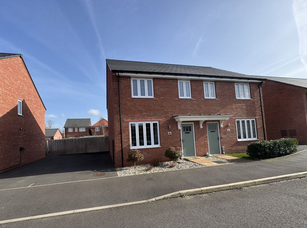 3 bedroom Detached house For Sale