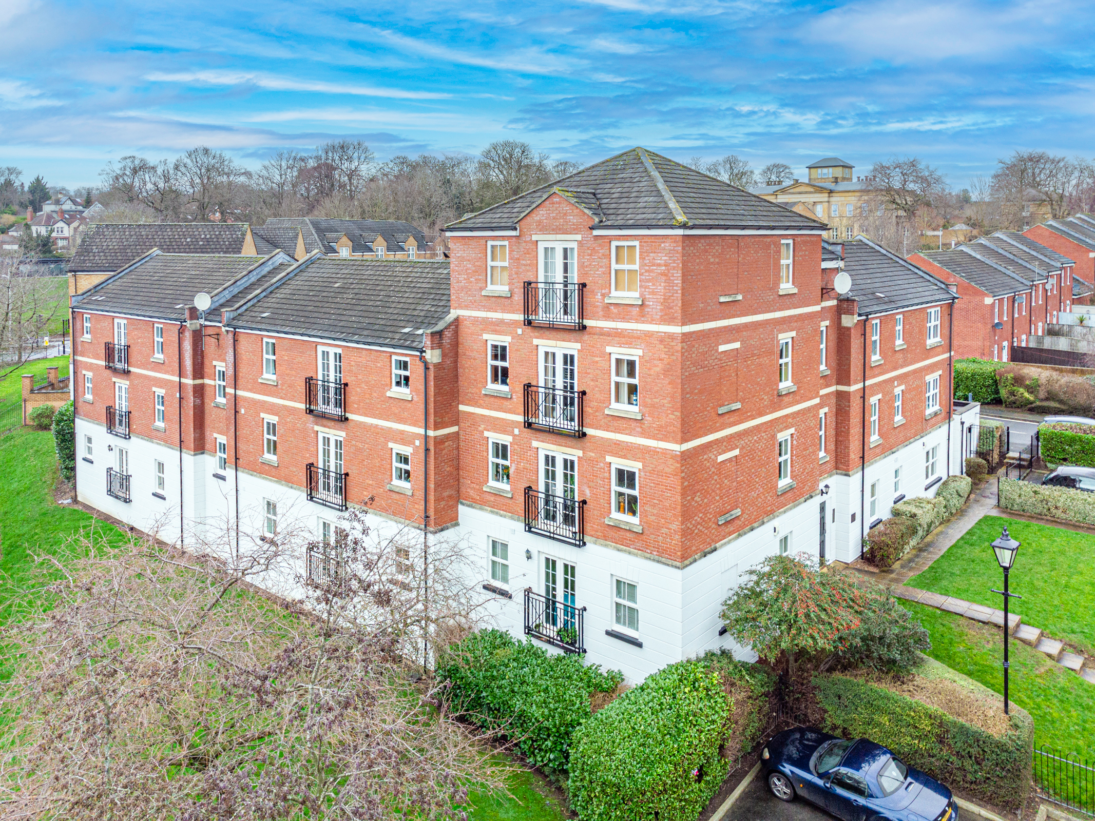 2 bedroom Apartment Under Offer