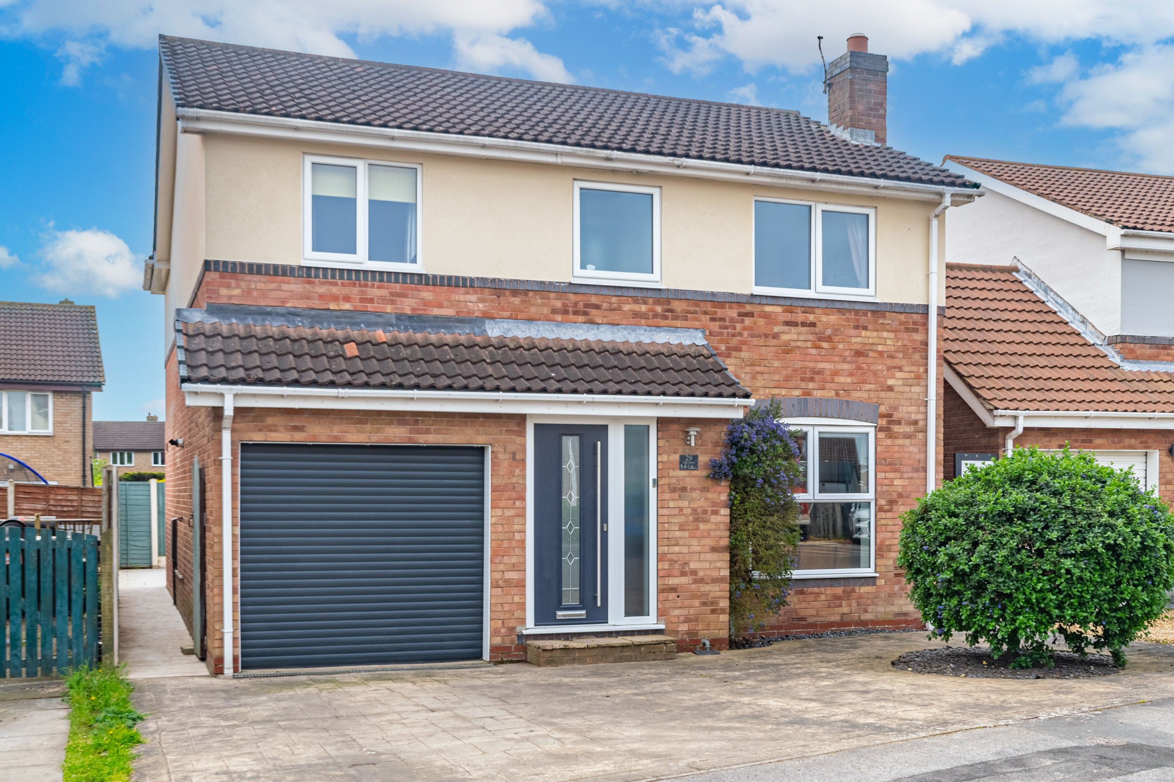 4 bedroom Detached house Under Offer