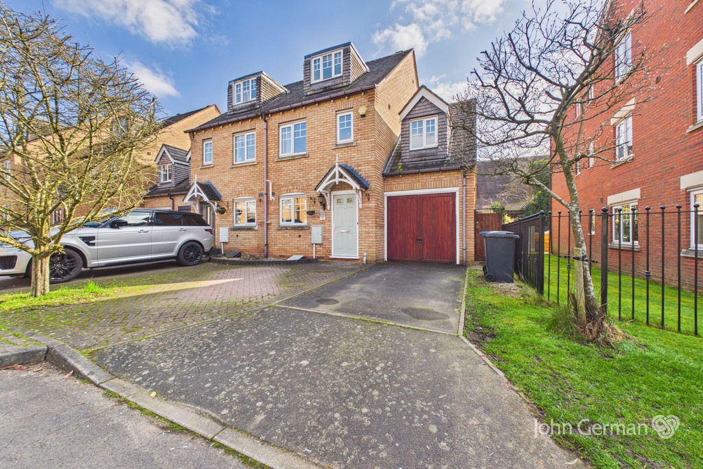 5 bedroom Semi-detached house For Sale