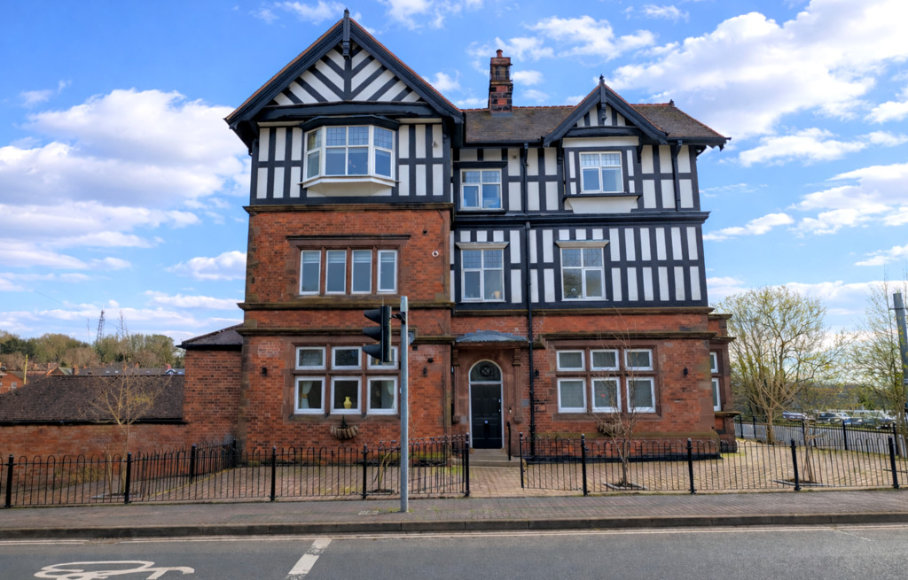 2 bedroom Property For Sale
