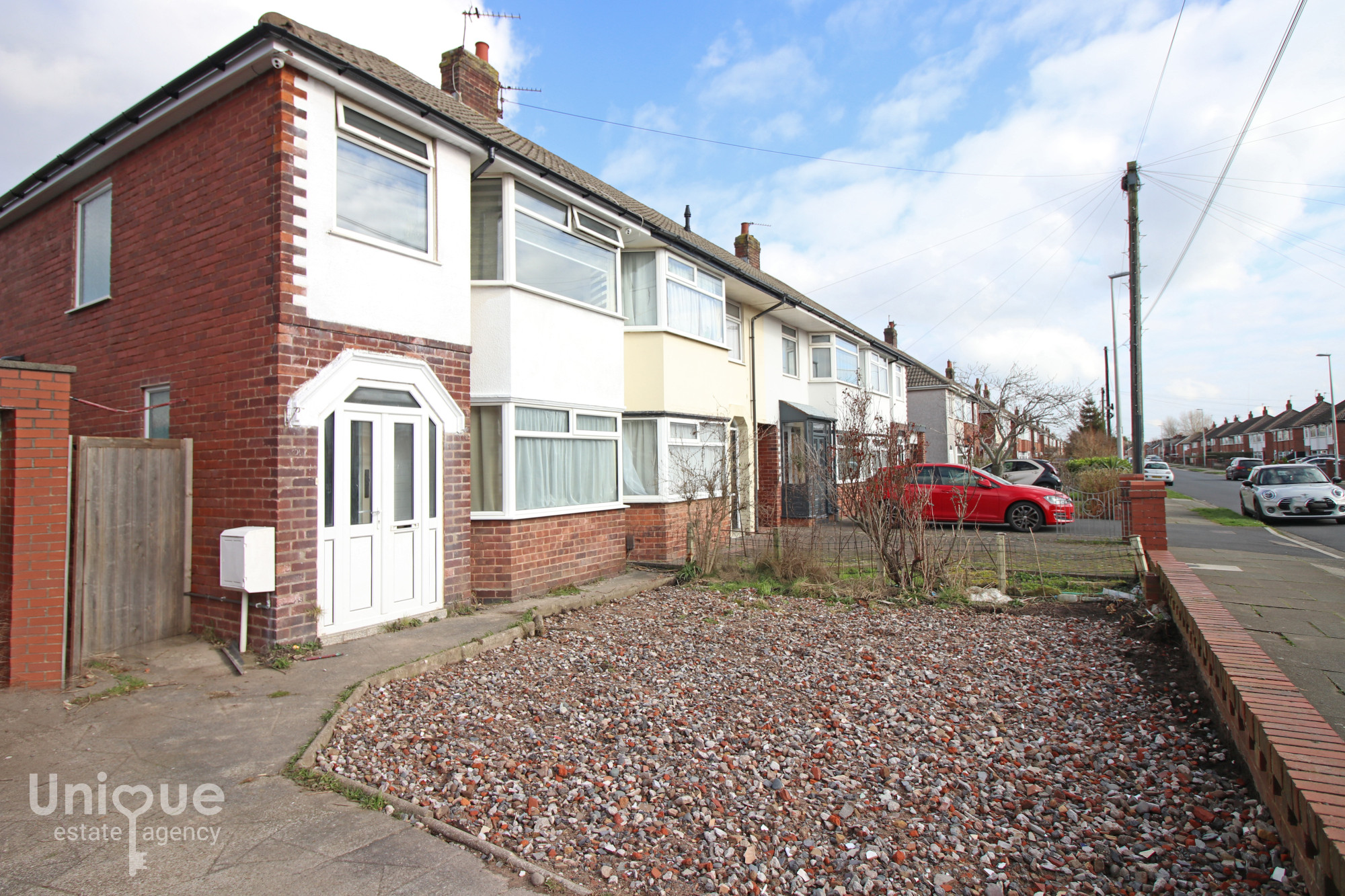3 bedroom End of terrace house Under Offer
