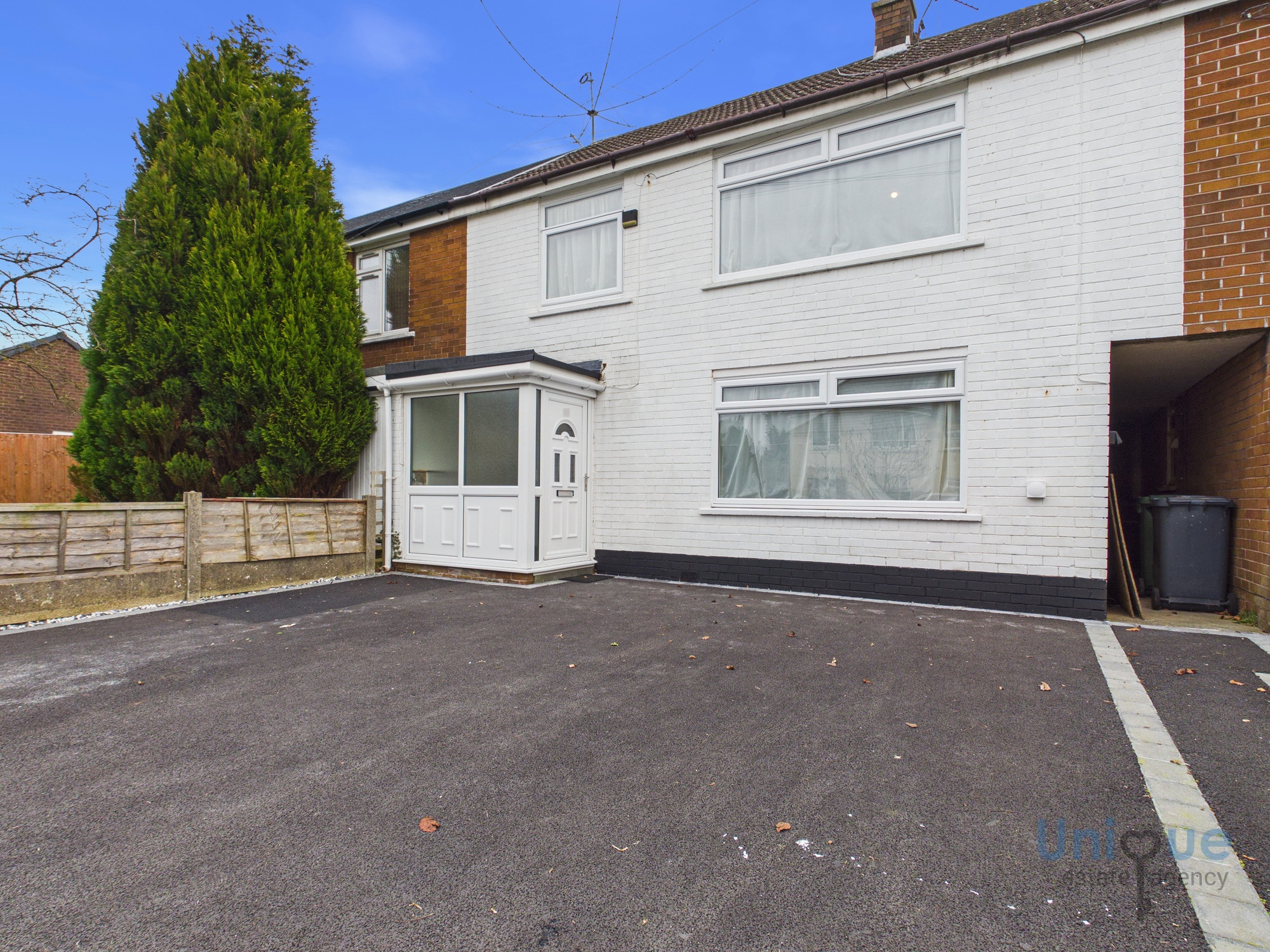 3 bedroom Terraced bungalow Under Offer