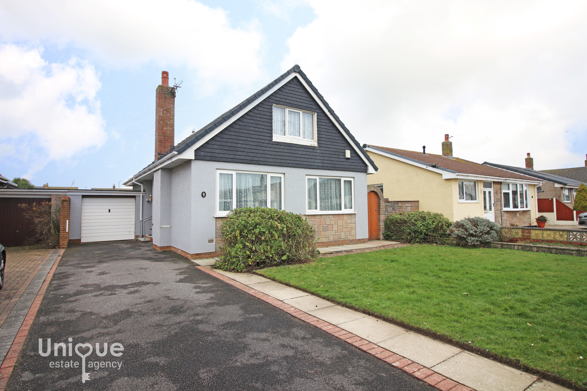 4 bedroom Detached bungalow For Sale